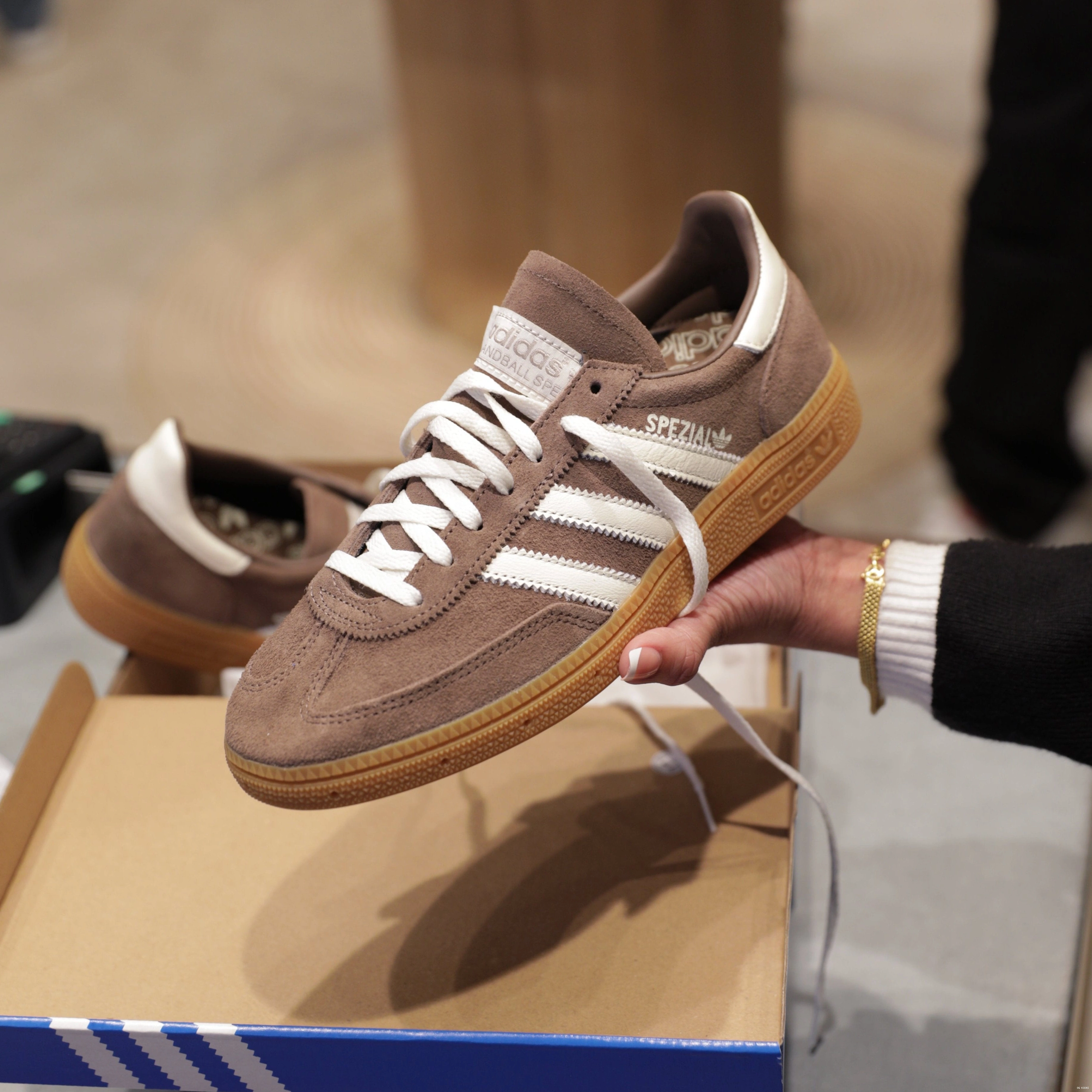 Handball Earth W Strata adidas Spezial Gum 0812